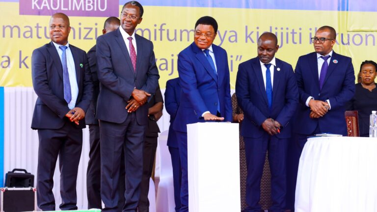 WAZIRI MKUU MHE. MAJALIWA ATOA WIKI TANO TAASISI ZA SERIKALI KUJIUNGA NA MFUMO UNAOWEZESHA SERIKALI KUWASILIANA